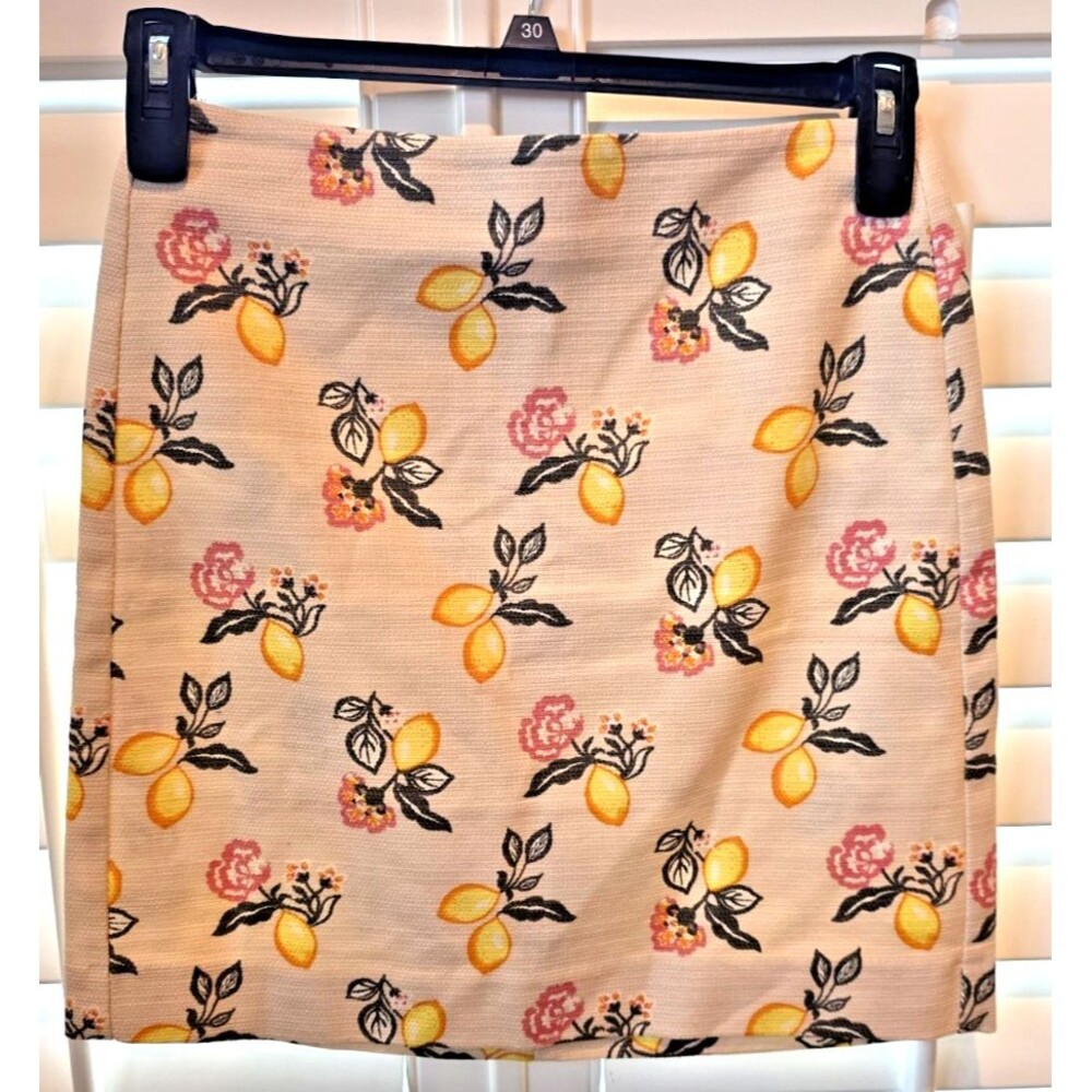 LOFT Petite Beige Cotton Skirt with lemons & flower pattern Size 0P